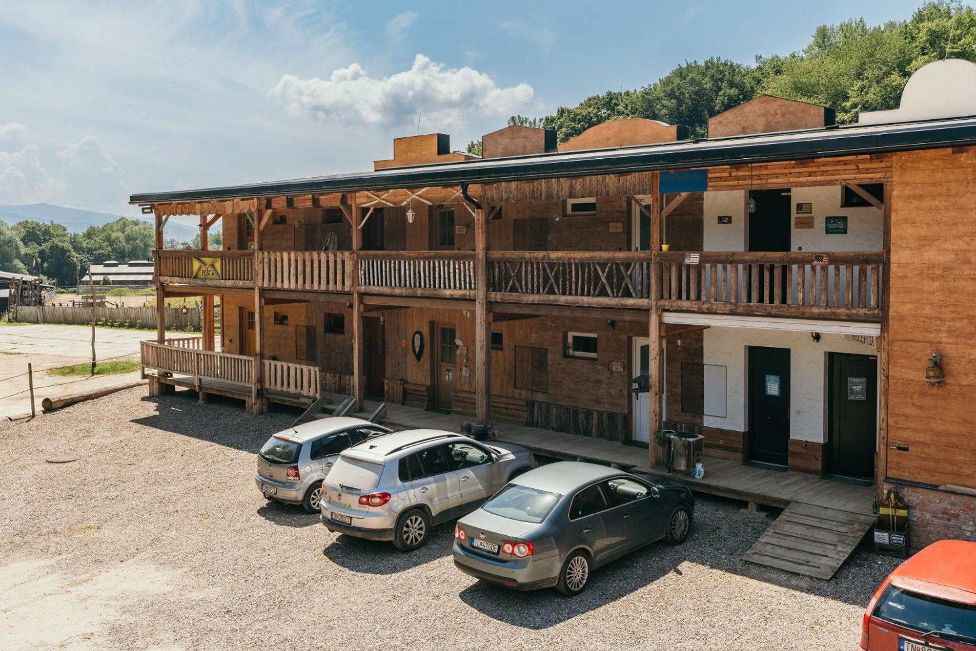 Ranch 13 - Western A Kone Nemšová エクステリア 写真