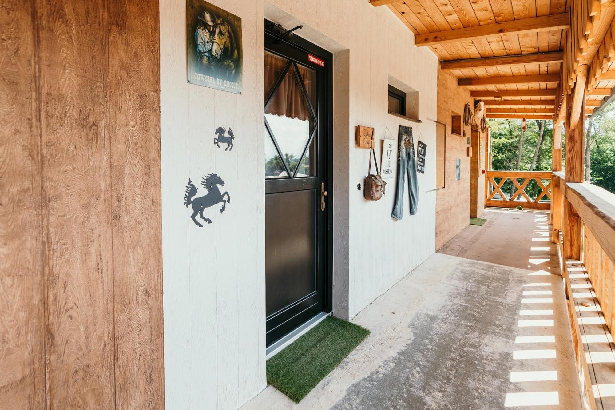 Ranch 13 - Western A Kone Nemšová 部屋 写真